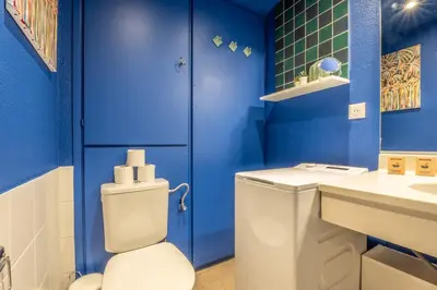 Salle de bains dans l'établissement Le Kennedy Studio Centre Mulhouse 3 Pers