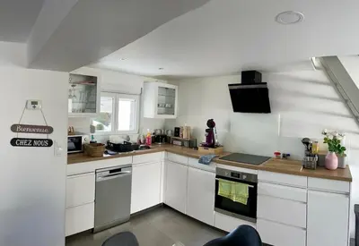 Cuisine ou kitchenette dans l'établissement Large single-family home with 4 large bedrooms