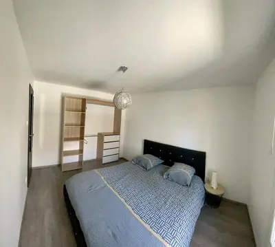Un ou plusieurs lits dans un hébergement de l'établissement Large single-family home with 4 large bedrooms