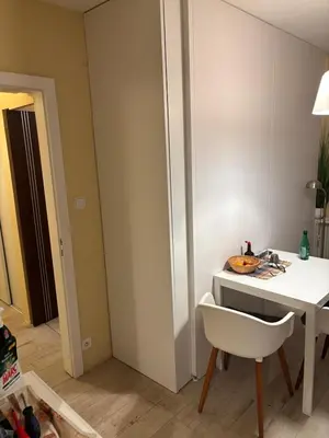 Coin salon dans l'établissement Superb studio with free parking on site