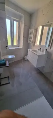 Salle de bains dans l'établissement Magnifique studio meublé