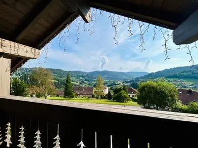 Vue générale sur la montagne ou vue sur la montagne depuis le chalet