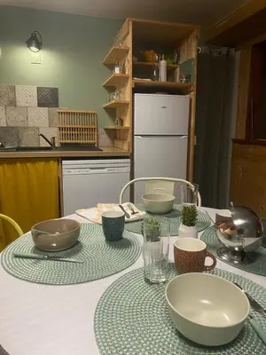 Cuisine ou kitchenette dans l'établissement L'atelier des couleurs