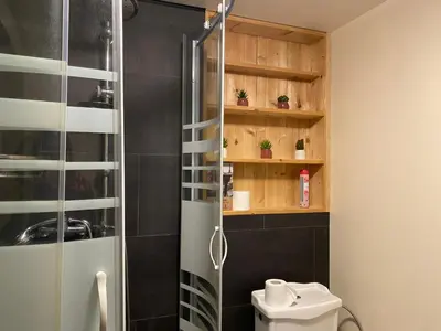 Salle de bains dans l'établissement L'atelier des couleurs