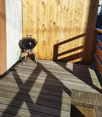 Barbecue disponible mis à disposition des clients de l'appartement