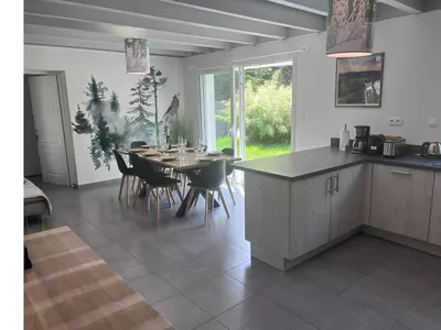Cuisine ou kitchenette dans l'établissement Chalet Vertpheny Spa & Terrasse à 500m du Lac de Gérardmer