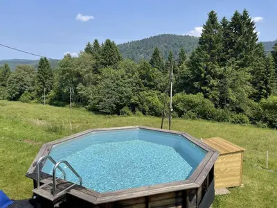Vue générale sur la montagne ou vue sur la montagne depuis le chalet
