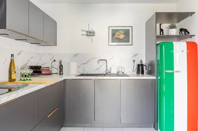 Cuisine ou kitchenette dans l'établissement Quiet - Les Maraîchers - Terrace - Private garage