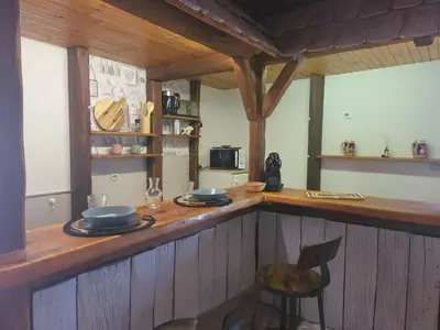 Cuisine ou kitchenette dans l'établissement Chalet du Rhin, le coin de Mut en Alsace proche Europa Park