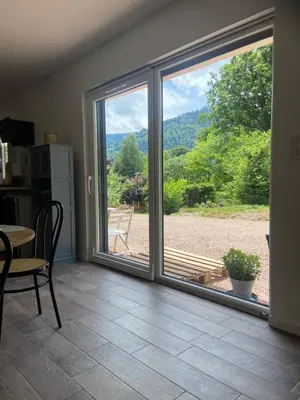 Vue générale sur la montagne ou vue sur la montagne depuis la maison de vacances