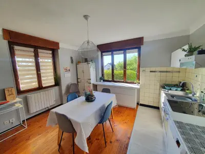 Cuisine ou kitchenette dans l'établissement gite spacieux, calme avec terrasse