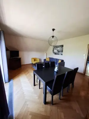 Coin salon dans l'établissement Grand Appartement avec Balcon, au coeur du vignoble
