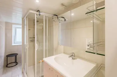 Salle de bains dans l'établissement Gite du théâtre de verdure