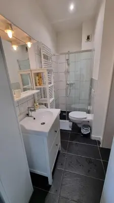 Salle de bains dans l'établissement Mulhouse gare, au bout du quai