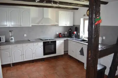 Cuisine ou kitchenette dans l'établissement Appartement 6 personnes dans maison alsacienne