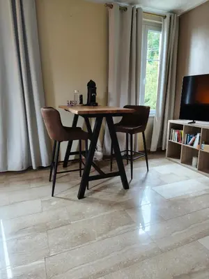 Télévision ou salle de divertissement dans l'établissement Domaine d'Alémanie