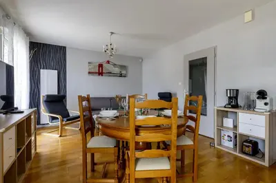 Cuisine ou kitchenette dans l'établissement Le Rep'air vosgien - Proche Stations de Ski