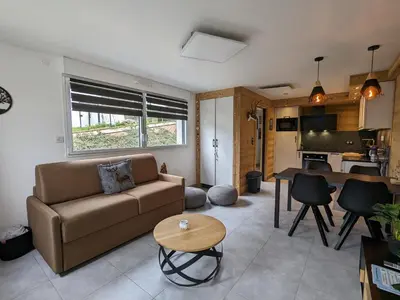 Cuisine ou kitchenette dans l'établissement Appartement familial proche lac et centre à Gérardmer - 4 pers, animaux admis - FR-1-589-818