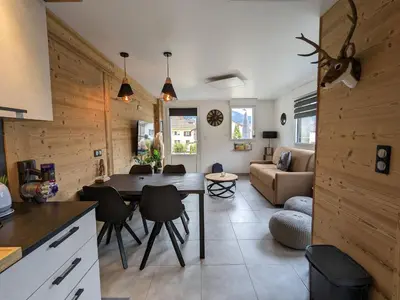 Cuisine ou kitchenette dans l'établissement Appartement familial proche lac et centre à Gérardmer - 4 pers, animaux admis - FR-1-589-818