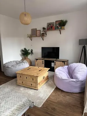 Télévision ou salle de divertissement dans l'établissement Chez Marceau