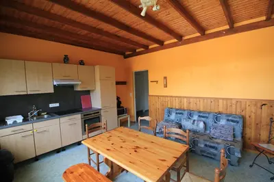 Cuisine ou kitchenette dans l'établissement Gîte Les Jonquilles IV
