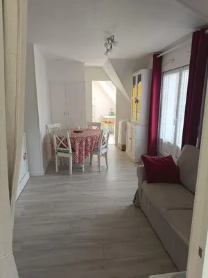 Coin salon dans l'établissement Appartement centre ville avec parking