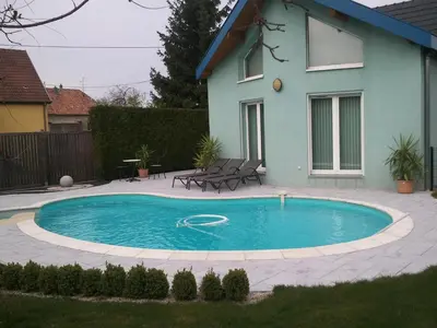 Piscine de l'établissement Très jolie maison avec piscine ou située à proximité