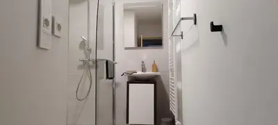 Salle de bains dans l'établissement 8 pers, Maisonnette en bordure de forêt vosgienne