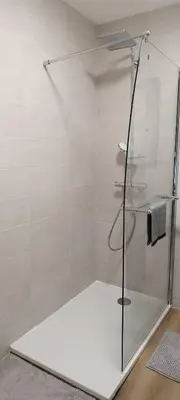 Salle de bains dans l'établissement 8 pers, Maisonnette en bordure de forêt vosgienne