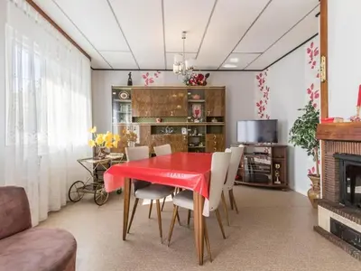 Cuisine ou kitchenette dans l'établissement Charmant pavillon au calme, idéal pour famille ou amis près des Vosges - FR-1-583-421