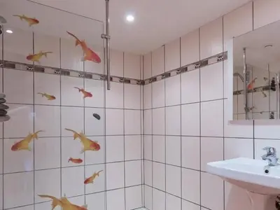 Salle de bains dans l'établissement Gîte familial jusqu'à 8 pers., charme ancien & modernité - FR-1-583-407