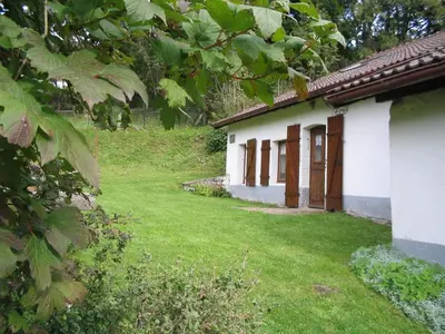 Jardin de l'établissement Gîte isolé au cœur des Vosges, parfait pour randonnées - FR-1-583-430