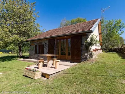 Jardin de l'établissement Charmante maison en pierre au cœur des Vosges - FR-1-583-436