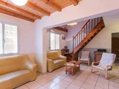 Coin salon dans l'établissement Maison calme avec sauna et vue Vosges - FR-1-583-453