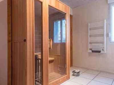 Salle de bains dans l'établissement Maison calme avec sauna et vue Vosges - FR-1-583-453