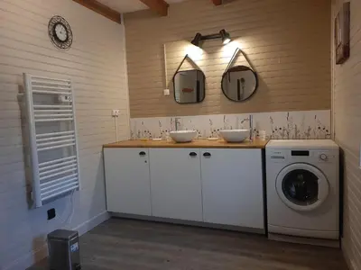 Plan de l'établissement Gîte paisible dans une ancienne ferme avec WIFI et parking à Saint-Bresson - FR-1-583-440