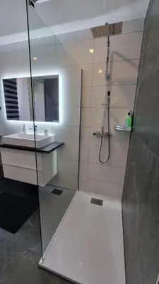 Salle de bains dans l'établissement La perle du Lion