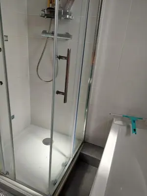 Salle de bains dans l'établissement DZ am EUROAIRPORT