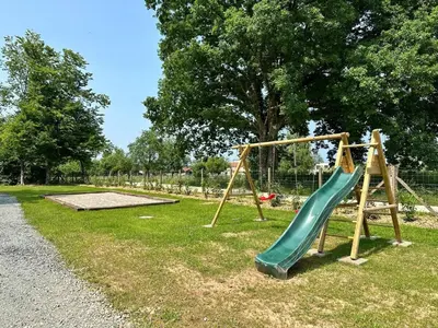 Aire de jeux pour enfants de l'établissement La Feuille - Cabane isolée avec vue sur étang, terrasse privée & pêche