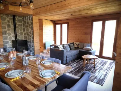 Coin salon dans l'établissement Chalet Mondego, peaceful and comfortable