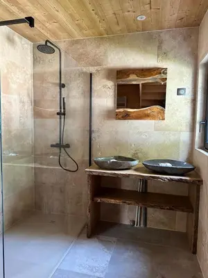 Salle de bains dans l'établissement La Chênaie - Vue imprenable, pêche & grands événements