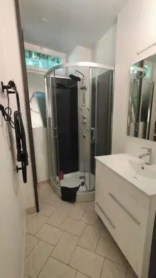 Salle de bains dans l'établissement Plain-pied, à 2 pas du château