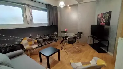 Télévision ou salle de divertissement dans l'établissement Plain-pied, à 2 pas du château