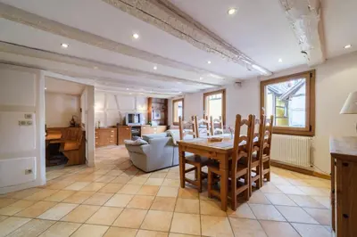 Coin salon dans l'établissement Gîte du Rempart - LA MAISON