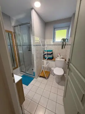 Salle de bains dans l'établissement Appartement avec vue lac