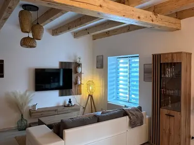 Télévision ou salle de divertissement dans l'établissement Gîte charmant pour 4-6 pers., terrasse et barbecue à Chagey - FR-1-583-506