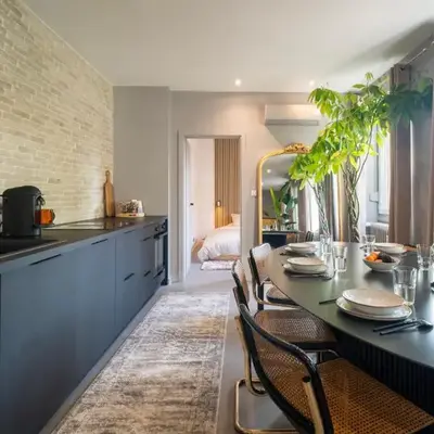 Apartment 2 Bedrooms & Terrace - Fully Air-Conditioned - King Size Beds