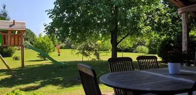 Jardin de l'établissement Gîte des Pinsons