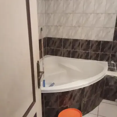 Room chambre Zimmer in einer Wohnung