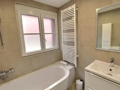 Salle de bains dans l'établissement Duplex élégant pour 4 pers avec garage au centre de Colmar - FR-1-722-13